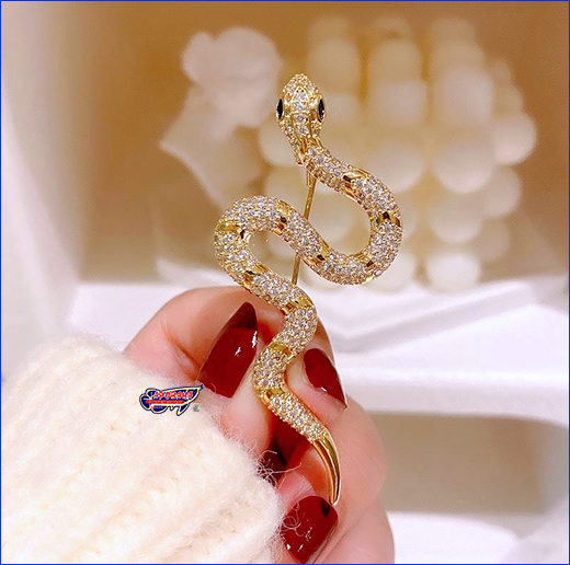  , Snake White Crystals, 6 .