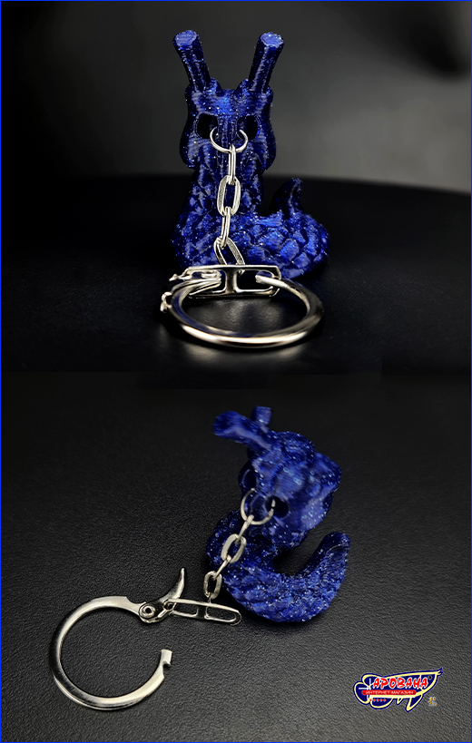 Blue Galaxy Dragon має зручний карабін для фіксації. Брелок дракон, Blue Galaxy Dragon, синя галактика, 4 см.