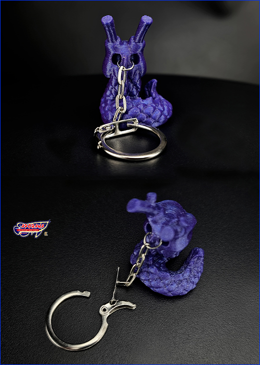 Violet Galaxy Dragon має зручний карабін для фіксації. Брелок дракон, Violet Galaxy Dragon, фіолетова галактика, 4 см.