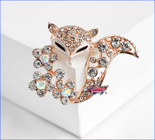 Лисиця зі стразами. Брошка лисиця, Fox gold, 4.5х3.5 см.